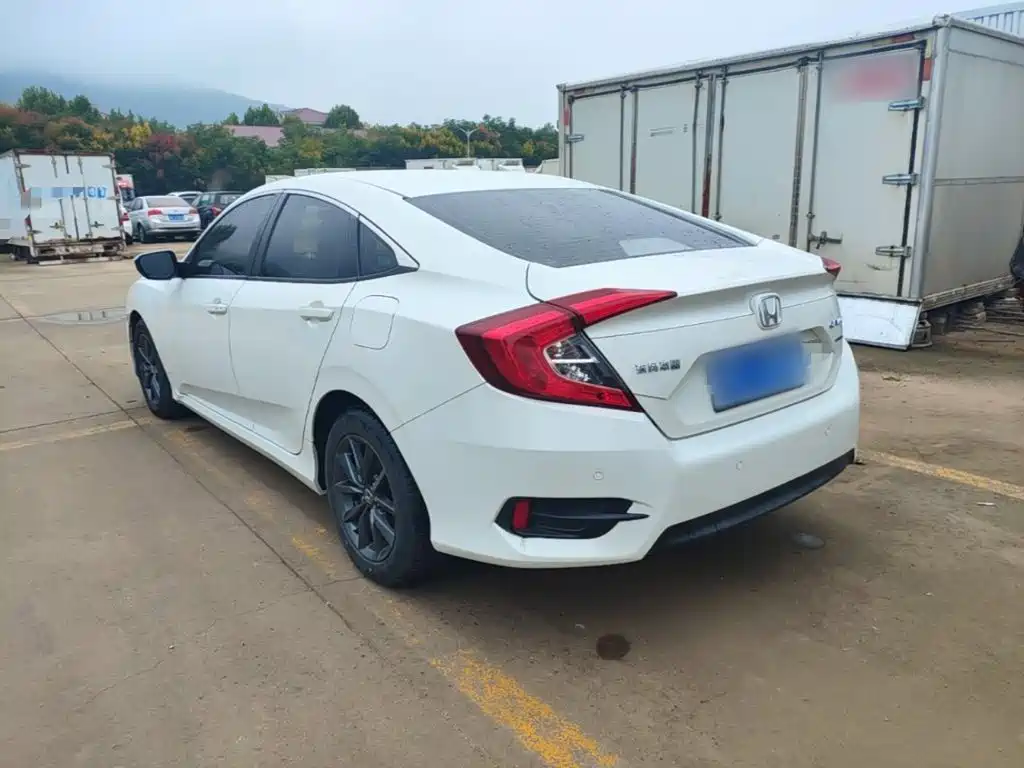 Honda Civic — фото 5