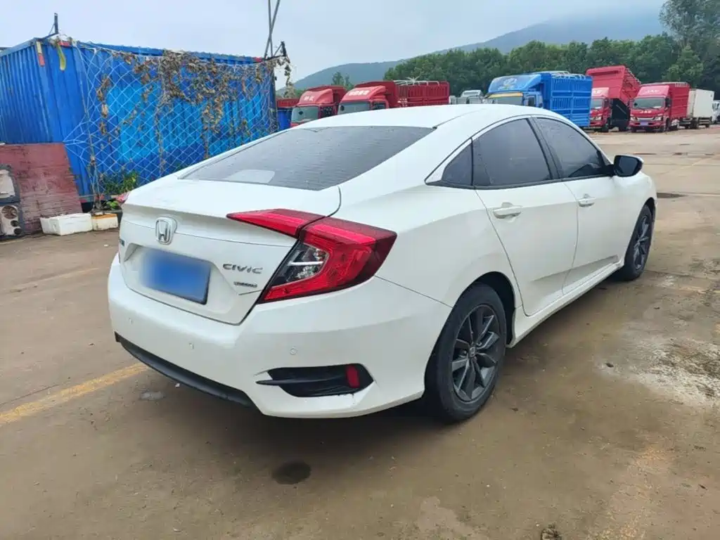 Honda Civic — фото 7
