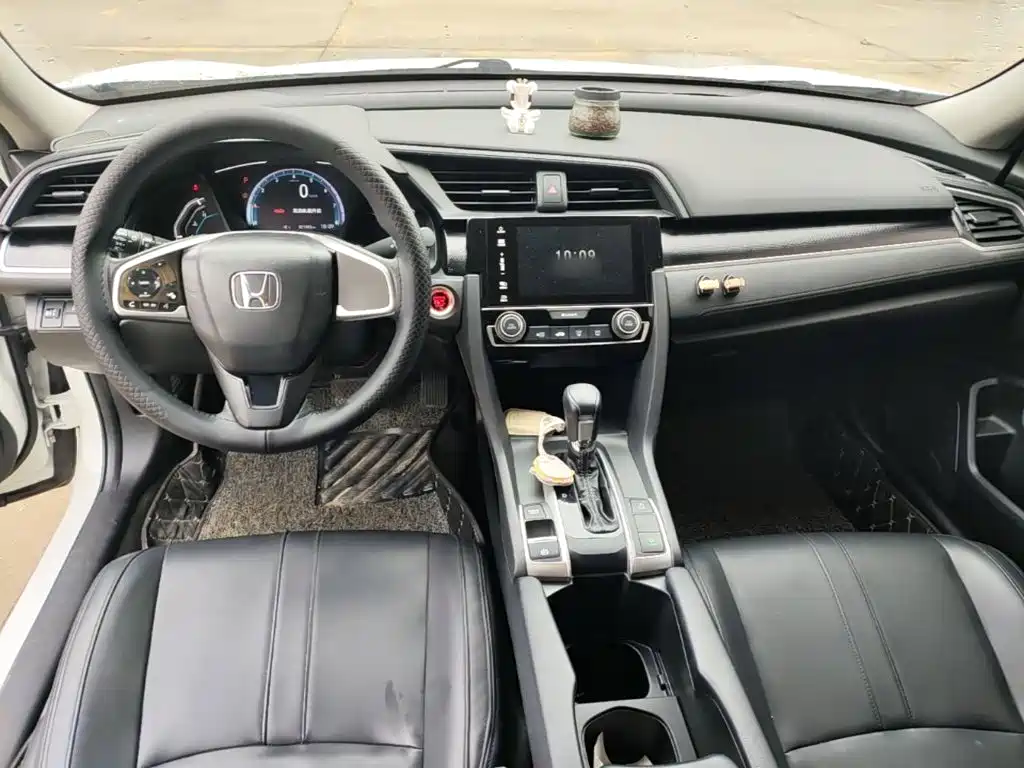 Honda Civic — фото 10