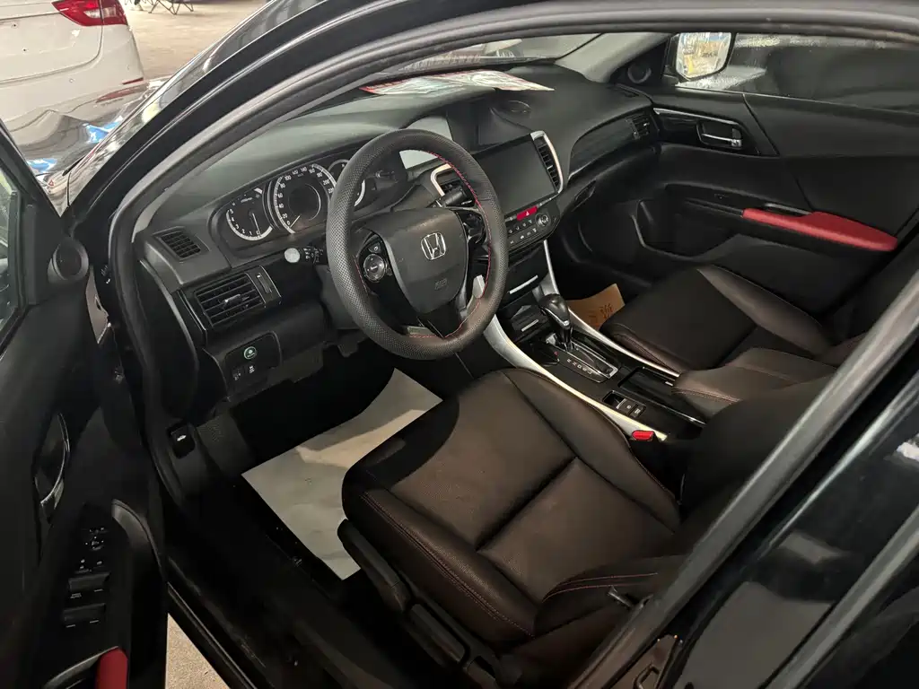 Honda Accord — фото 3
