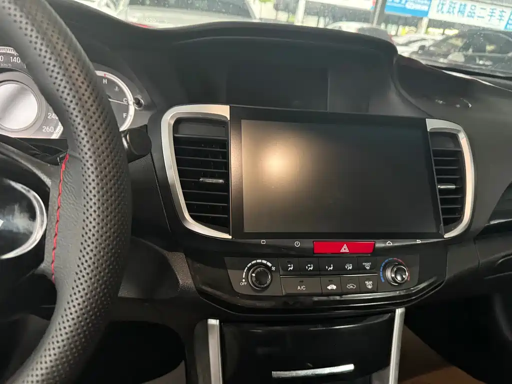 Honda Accord — фото 4