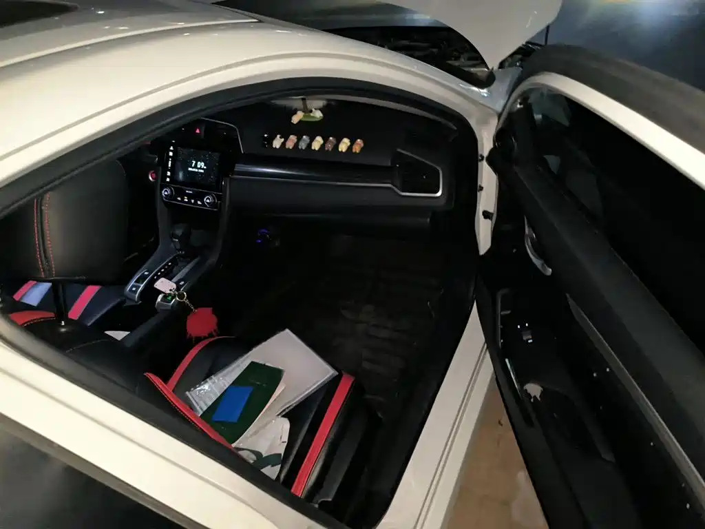 Honda Civic — фото 17