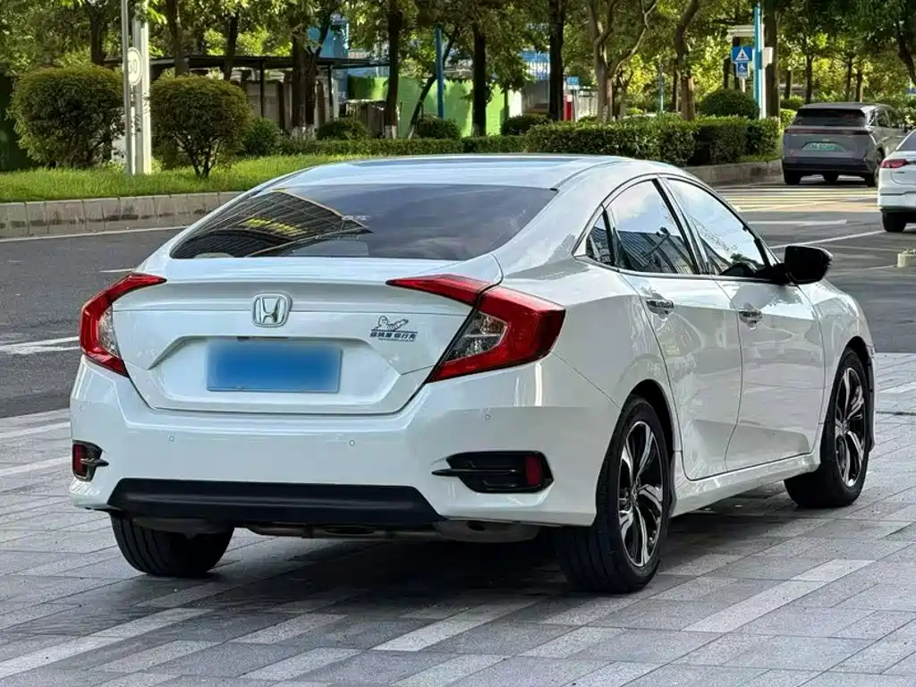 Honda Civic — фото 13