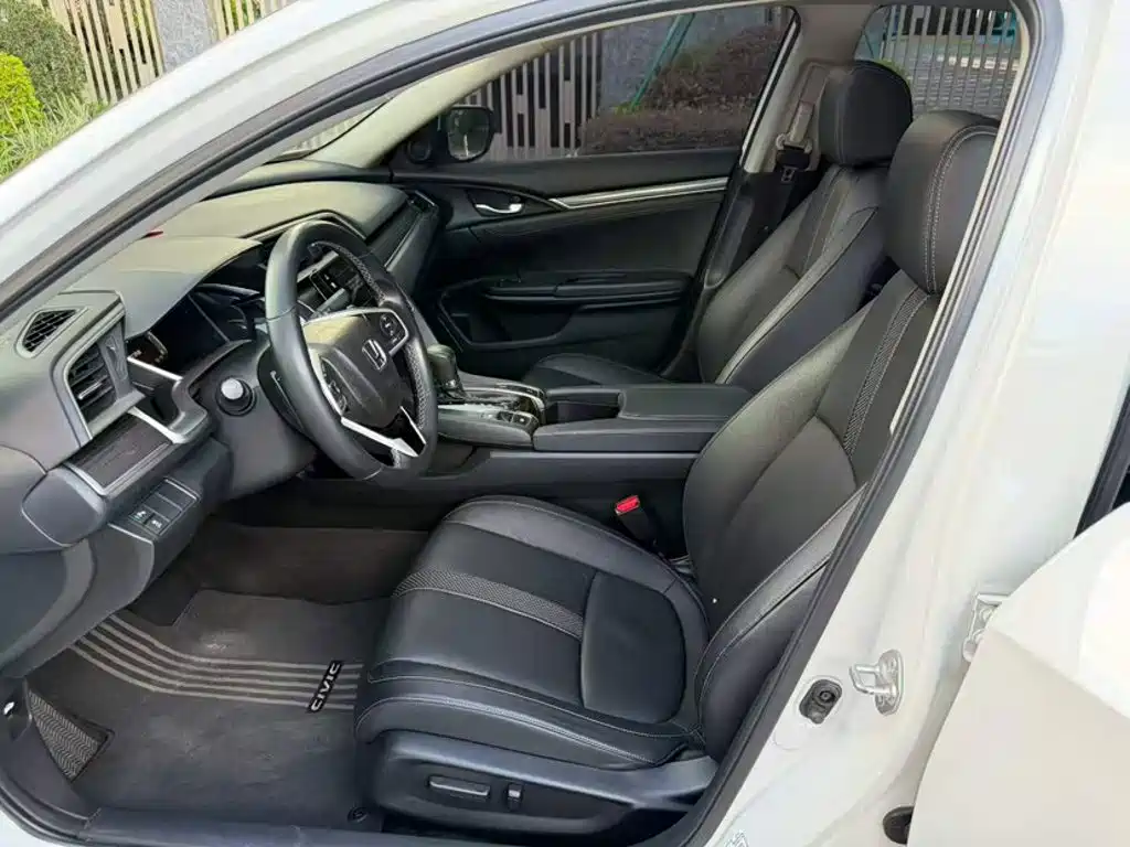 Honda Civic — фото 17
