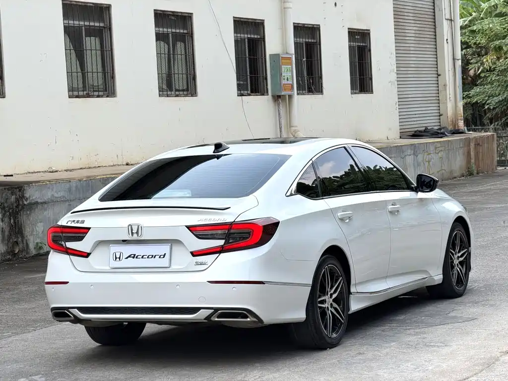 Honda Accord — фото 5