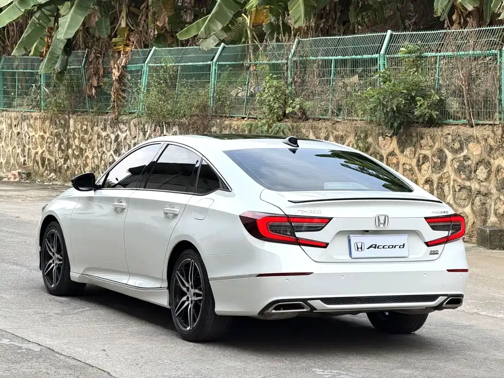 Honda Accord — фото 6