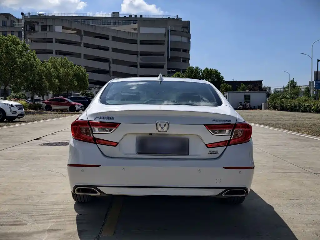Honda Accord — фото 25