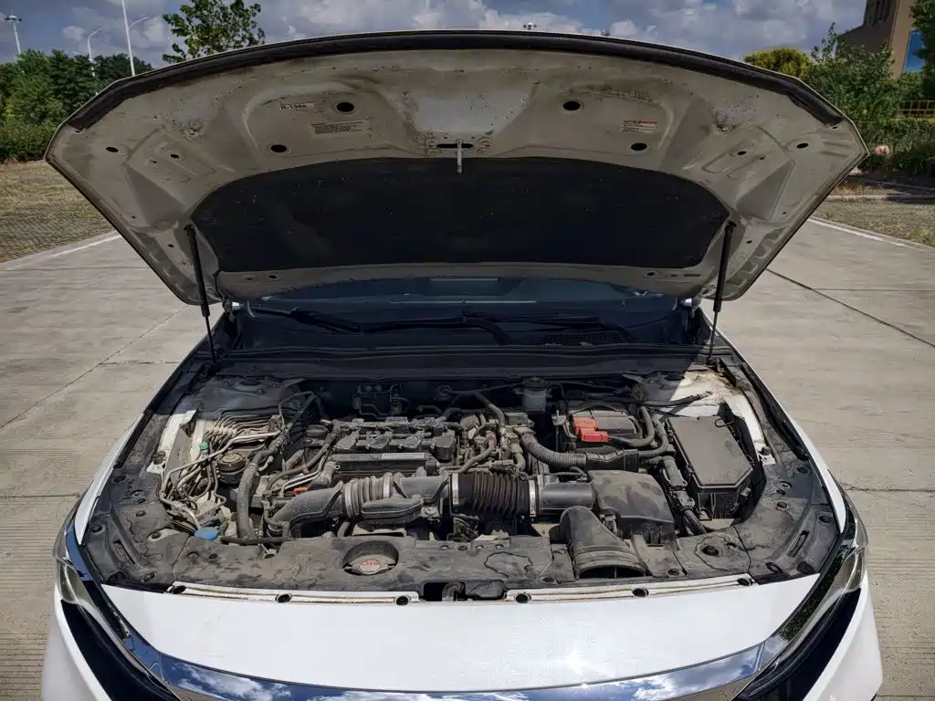 Honda Accord — фото 10