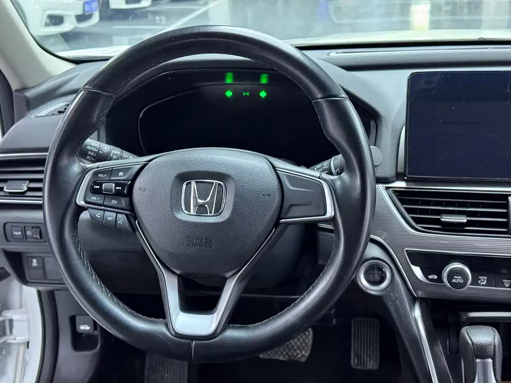 Honda Accord — фото 11
