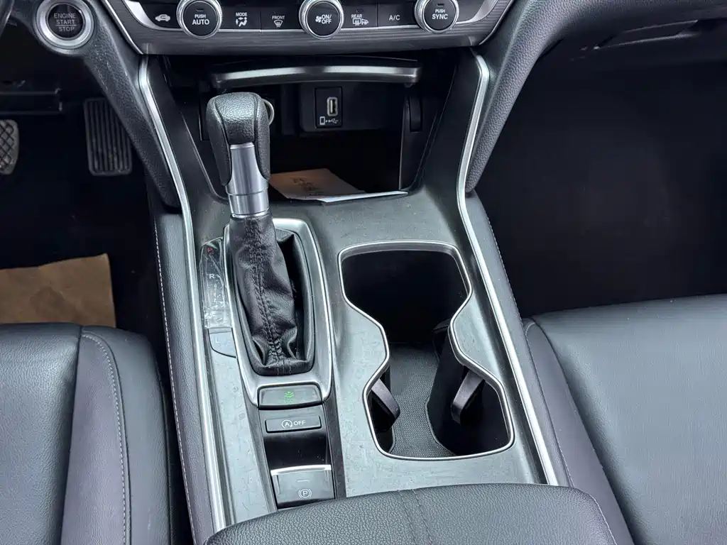Honda Accord — фото 13