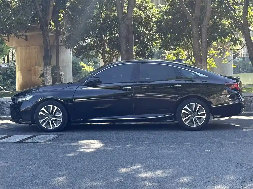 Honda Accord — фото 4