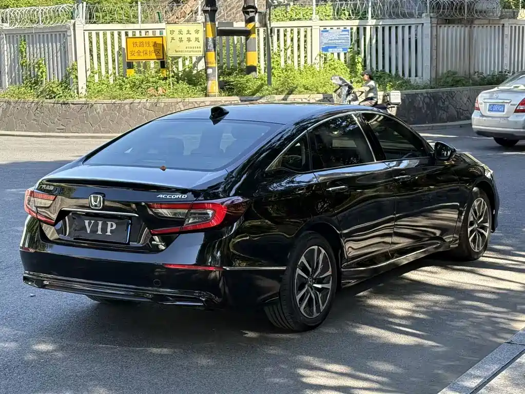 Honda Accord — фото 7
