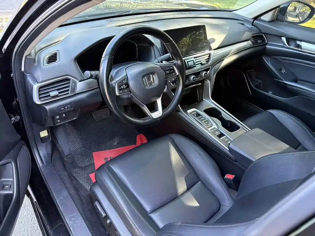 Honda Accord — фото 9