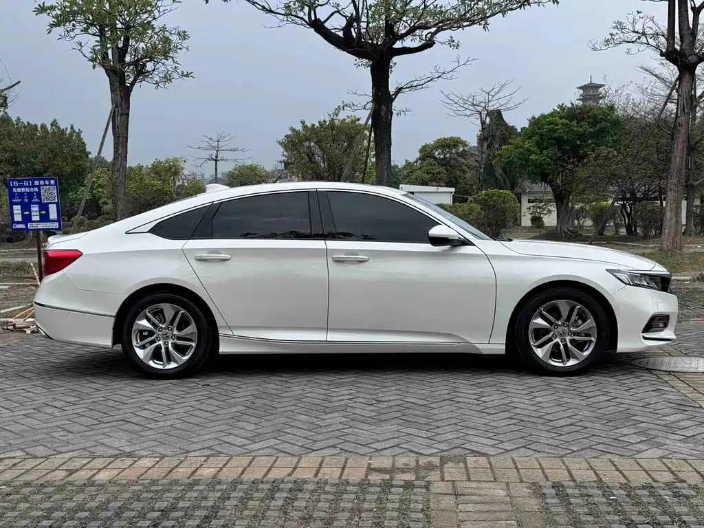 Honda Accord — фото 2