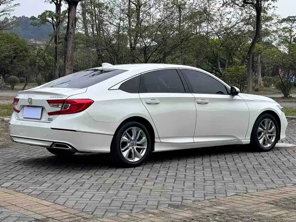 Honda Accord — фото 3