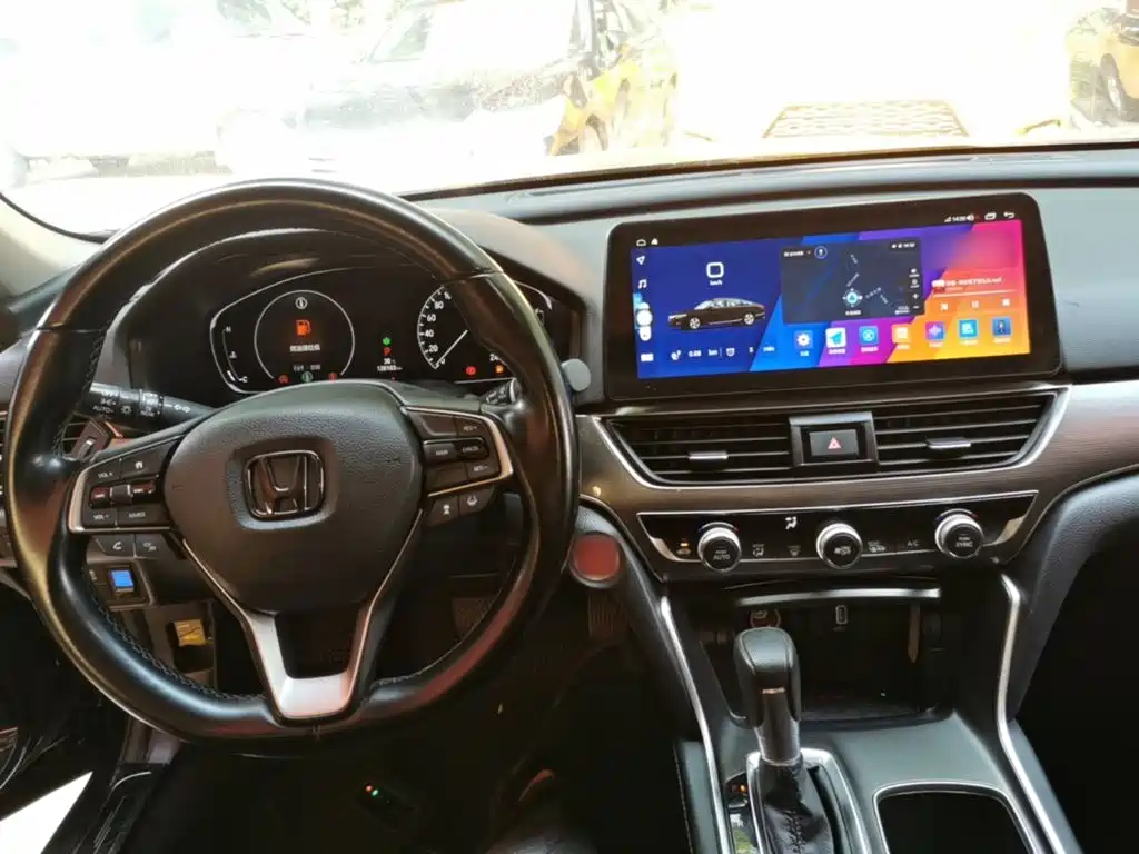 Honda Accord — фото 10