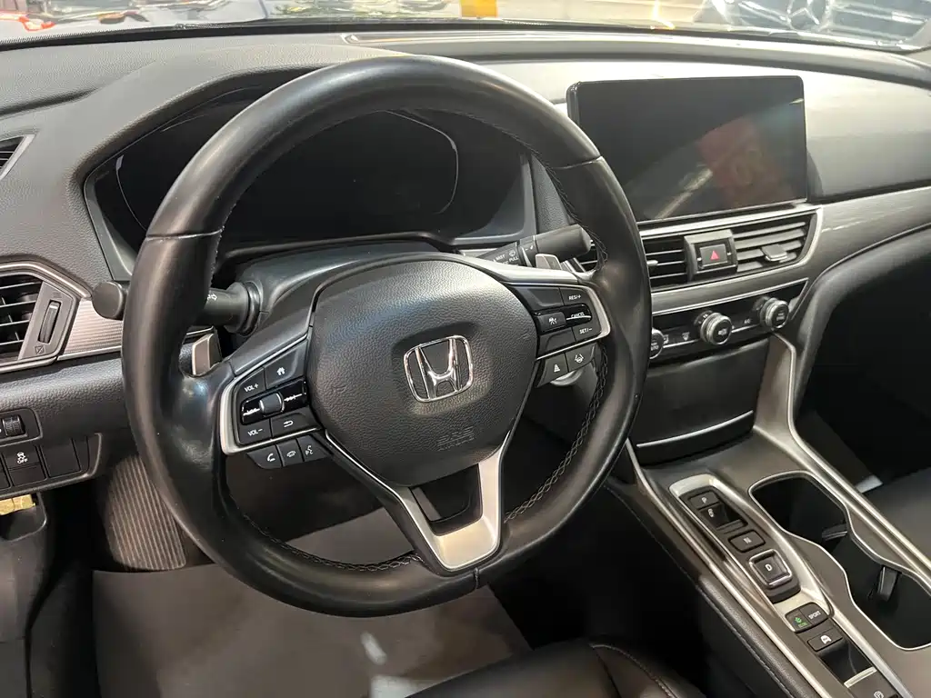 Honda Accord — фото 9