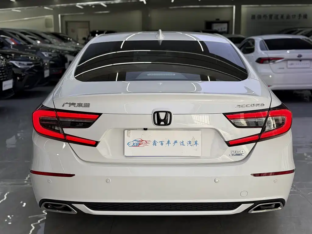 Honda Accord — фото 9