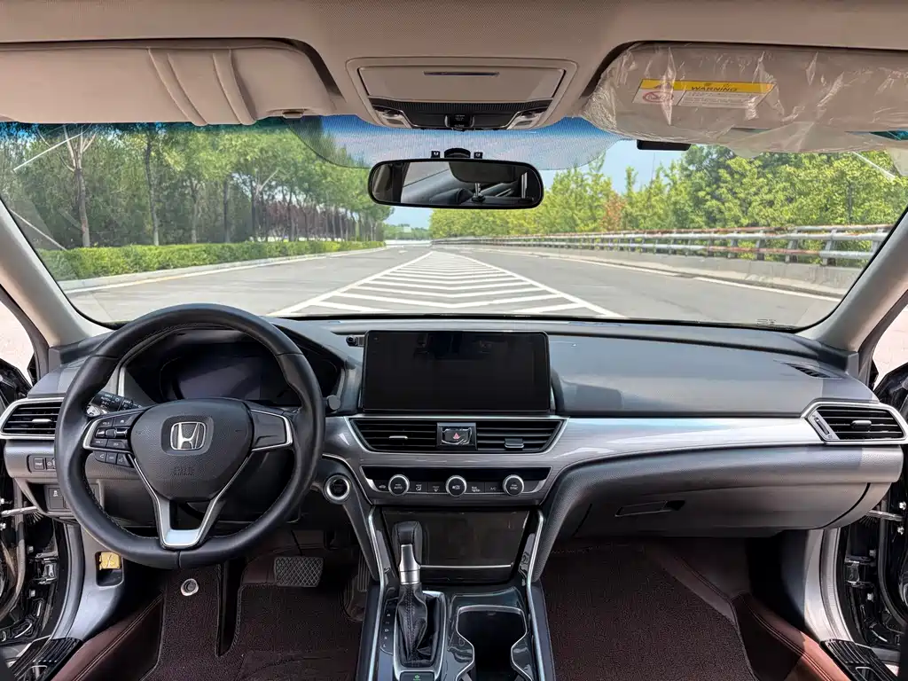 Honda Accord — фото 6