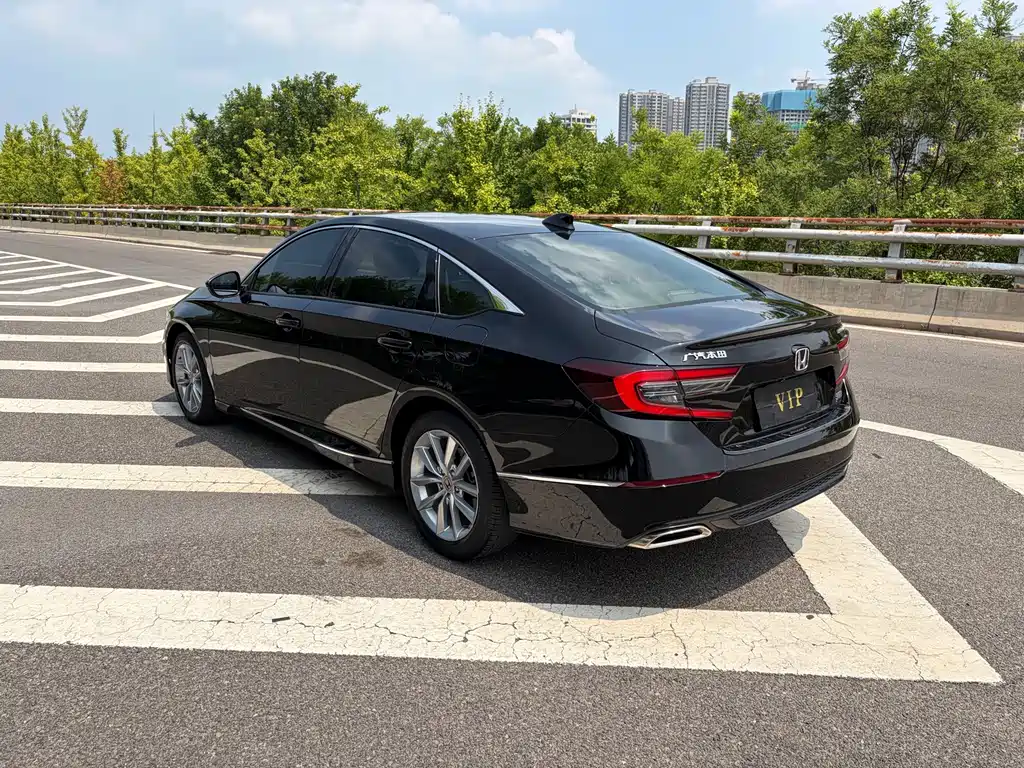 Honda Accord — фото 7
