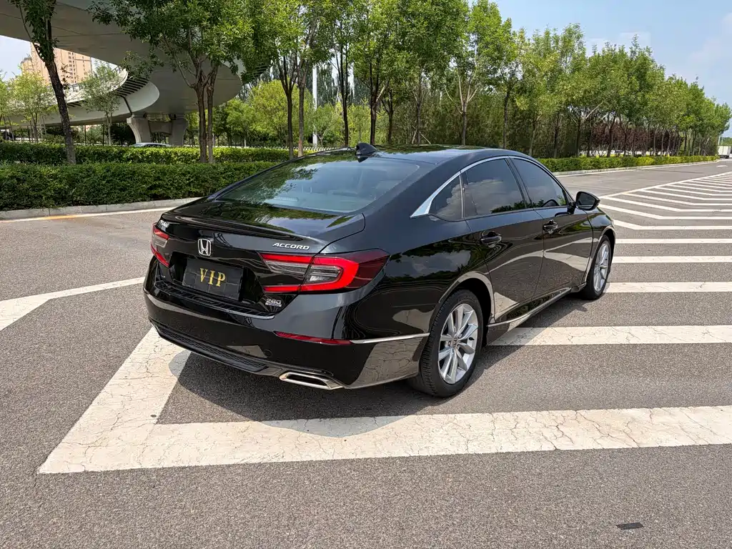 Honda Accord — фото 9