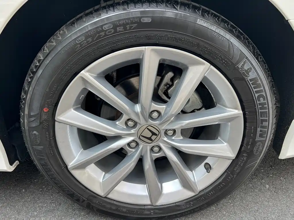 Honda Accord — фото 17