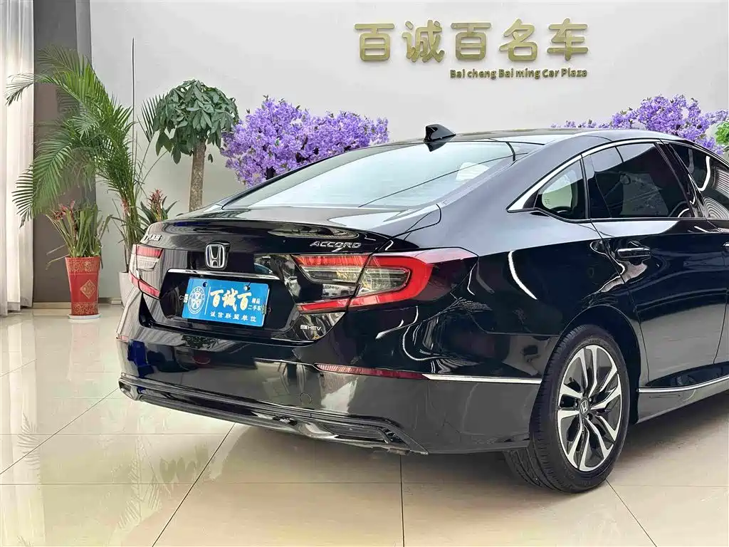 Honda Accord — фото 7