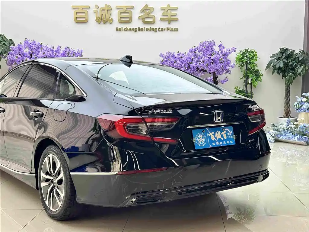 Honda Accord — фото 9