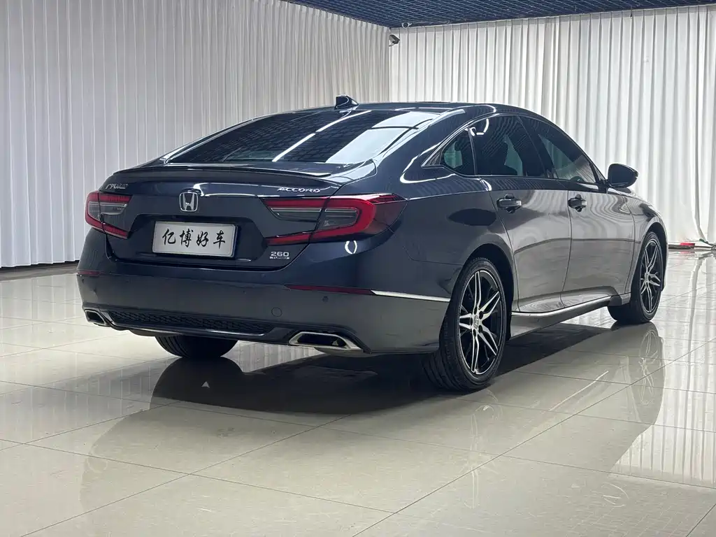 Honda Accord — фото 11