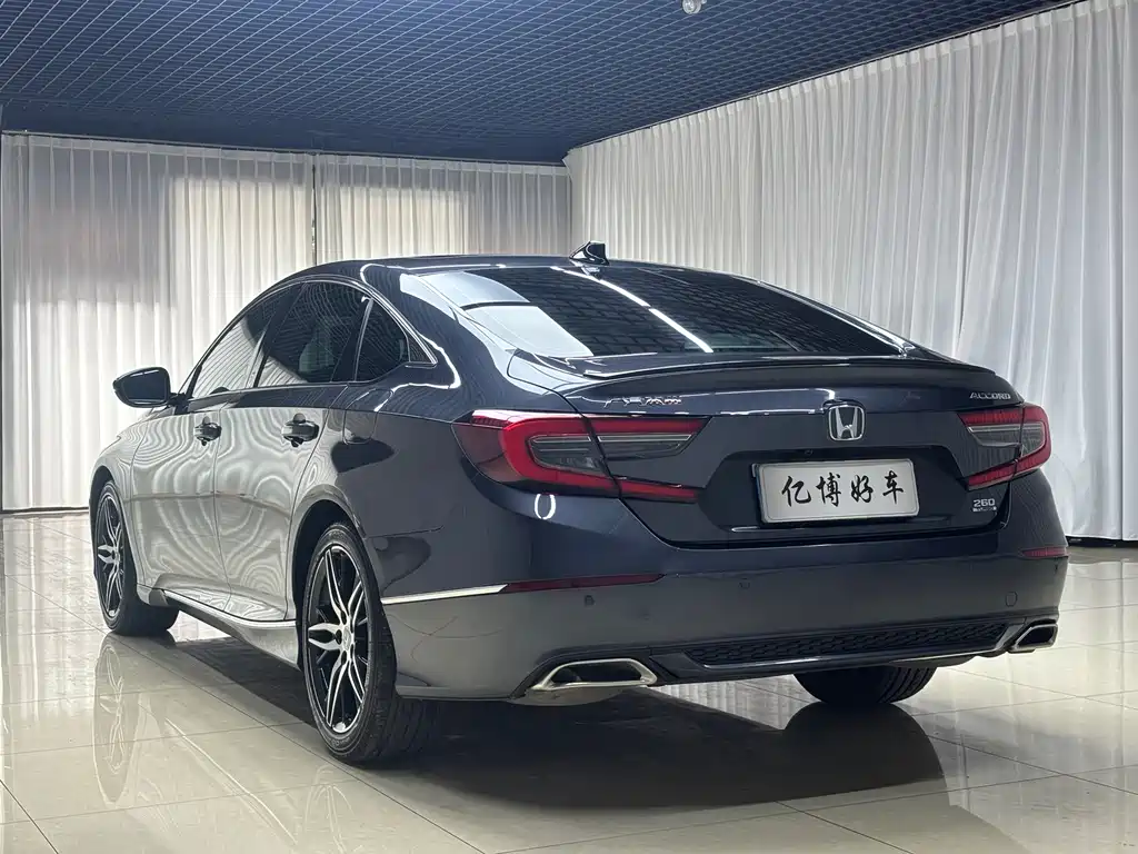 Honda Accord — фото 9