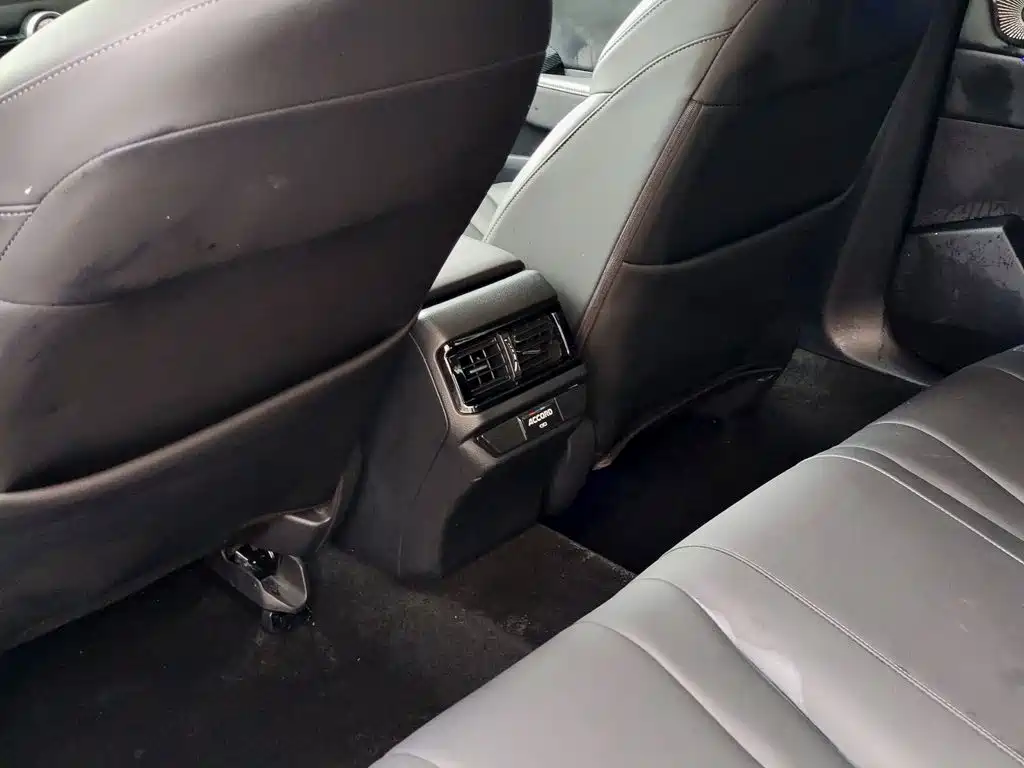 Honda Accord — фото 9