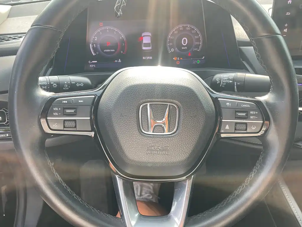 Honda Accord — фото 8