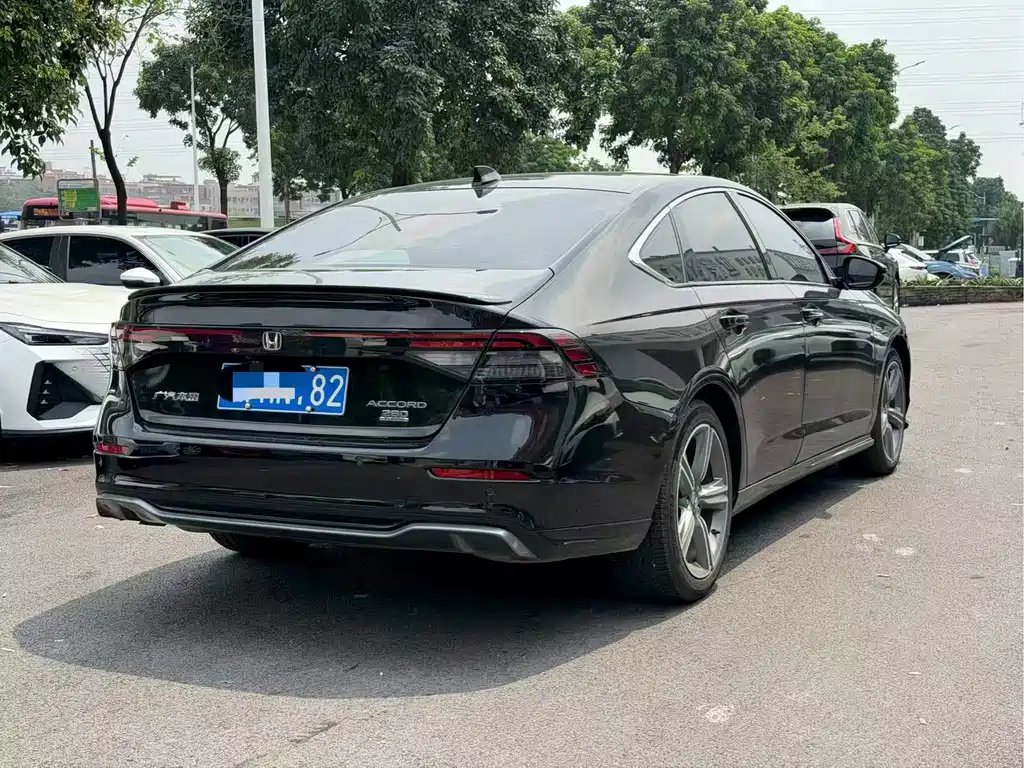 Honda Accord — фото 10