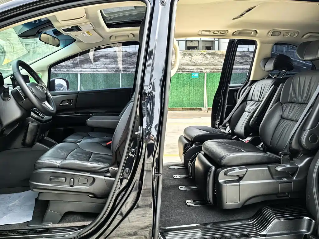Honda Odyssey — фото 11