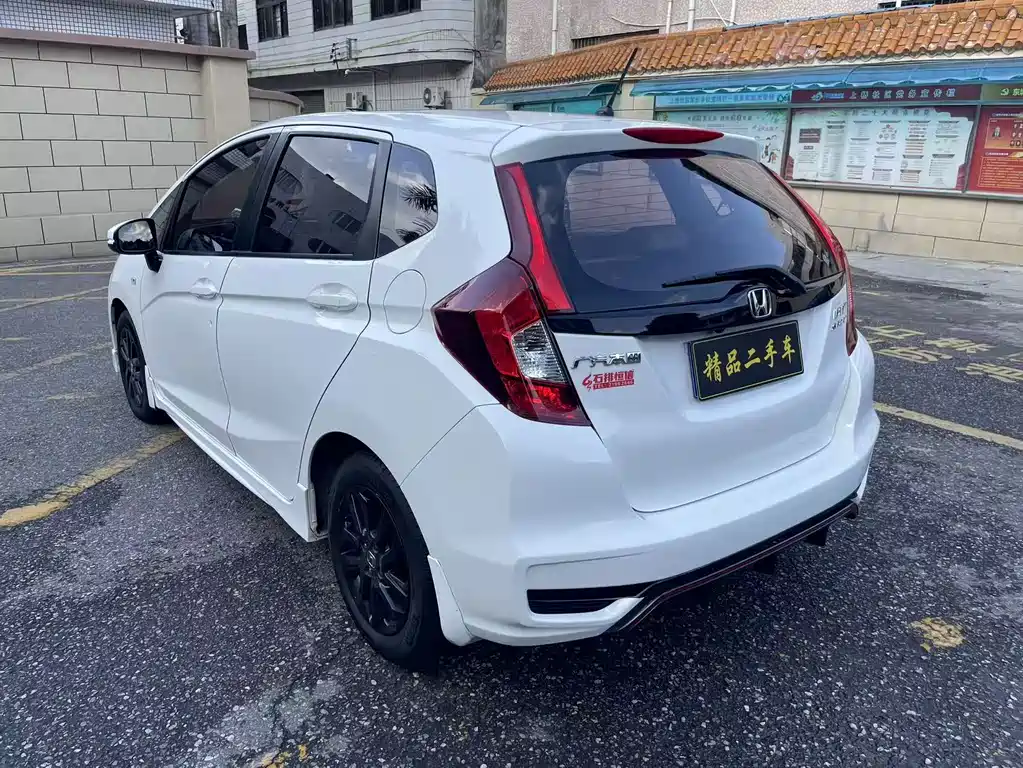 Honda Fit — фото 7