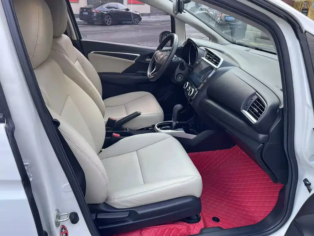 Honda Fit — фото 9