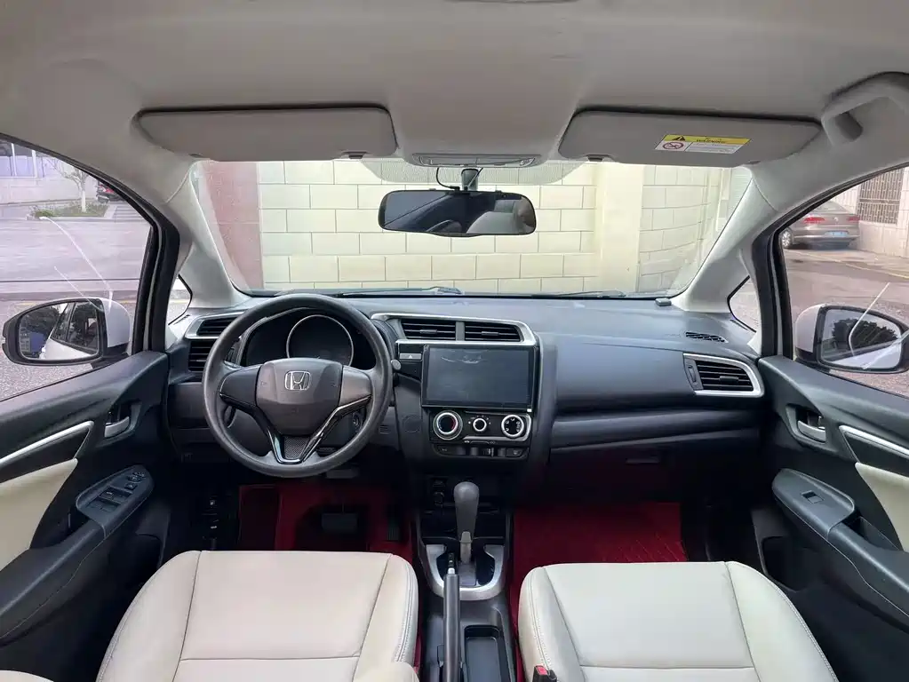 Honda Fit — фото 10