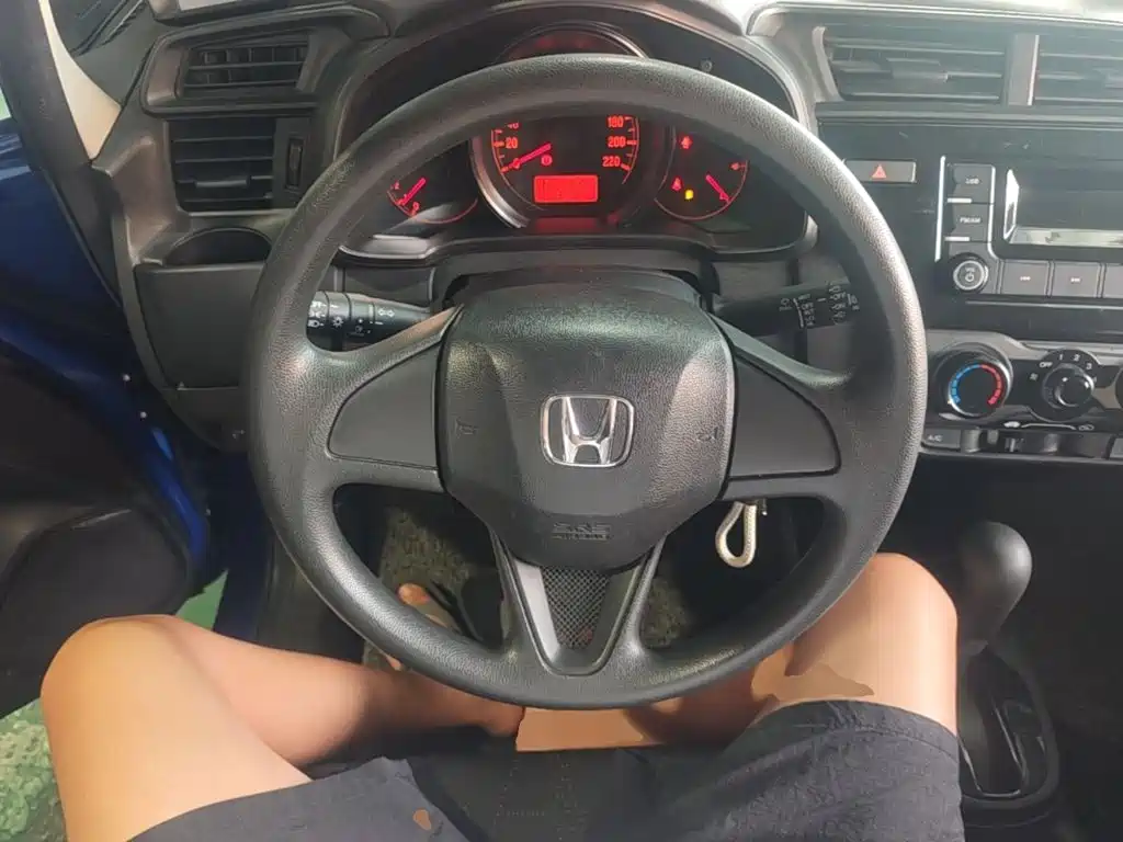 Honda Fit — фото 11