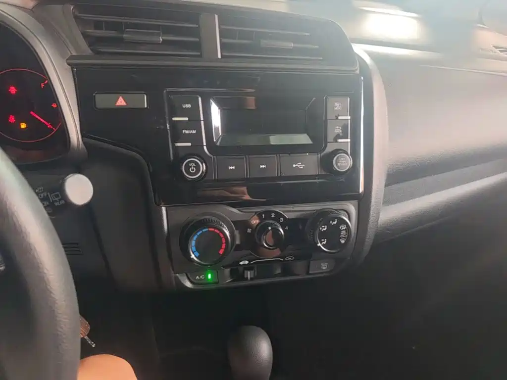 Honda Fit — фото 13