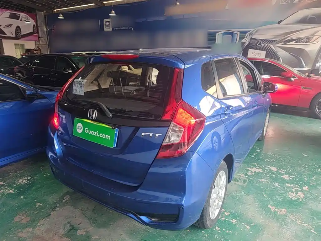 Honda Fit — фото 7