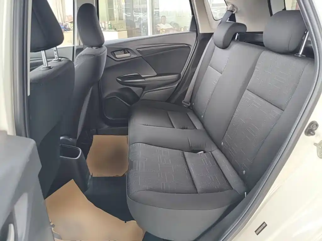 Honda Fit — фото 17