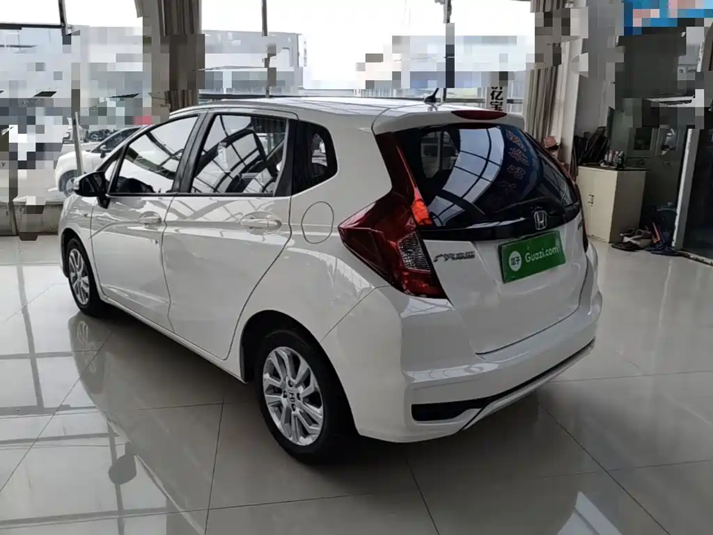 Honda Fit — фото 5