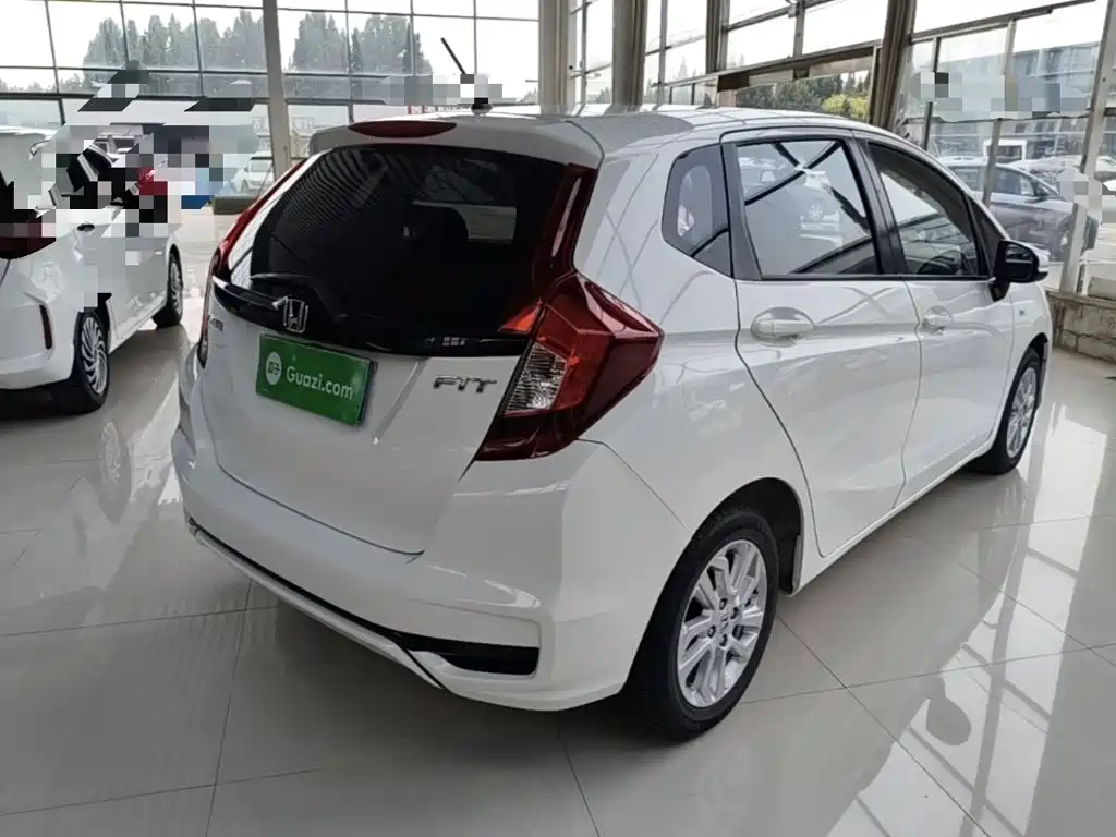 Honda Fit — фото 7