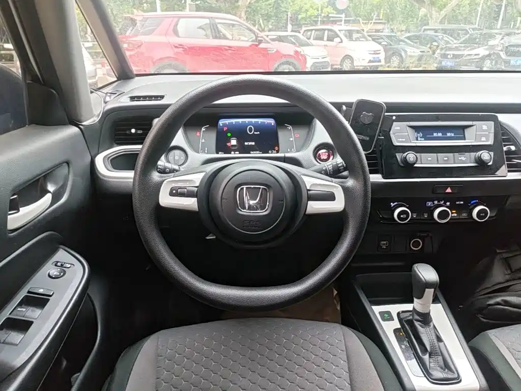Honda Fit — фото 11