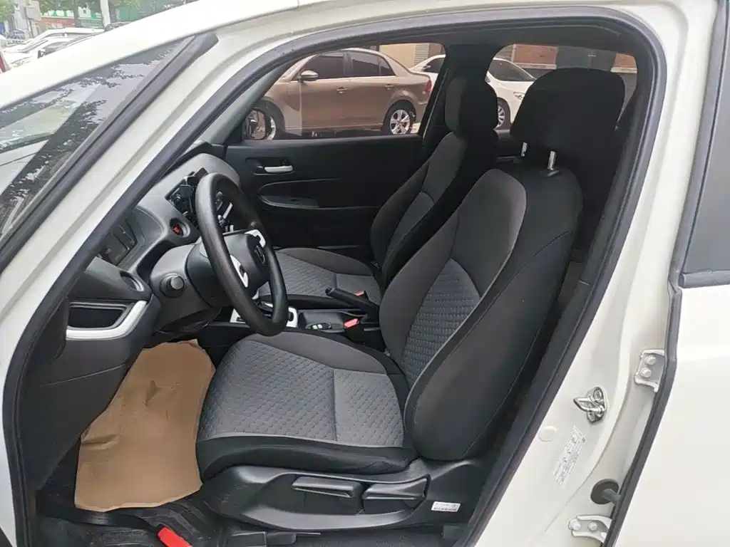 Honda Fit — фото 15
