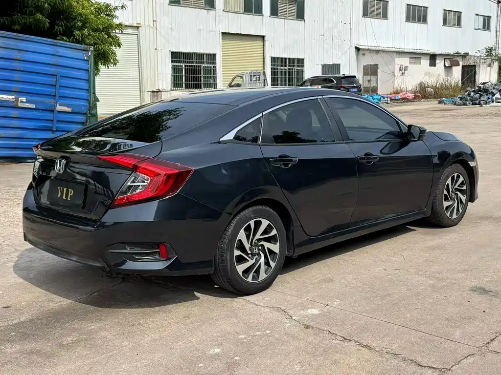 Honda Civic — фото 6