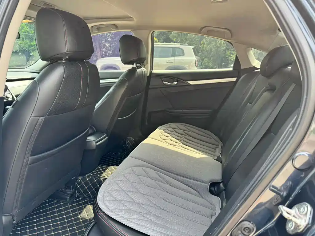 Honda Civic — фото 8