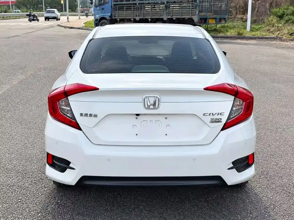 Honda Civic — фото 8