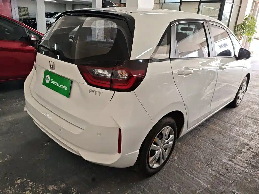 Honda Fit — фото 5