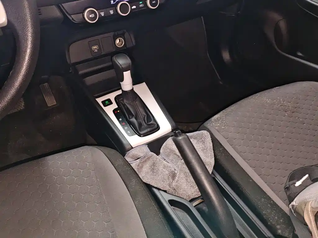 Honda Fit — фото 10